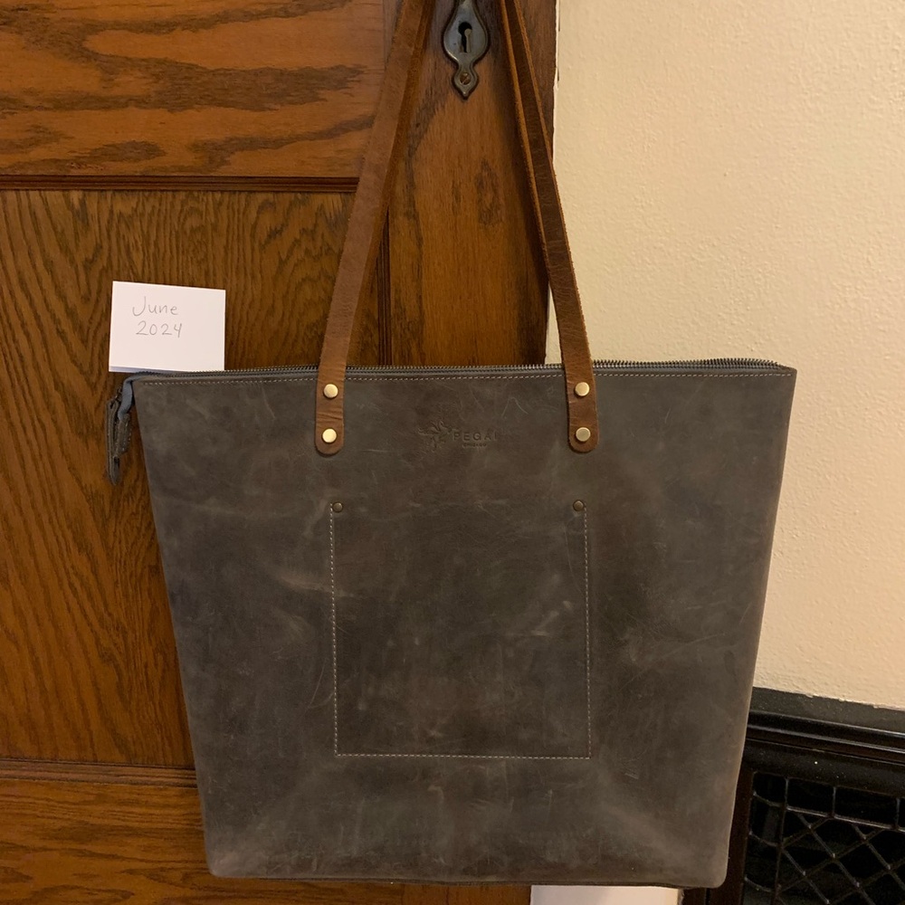 Pegai Large Leather Tote Gray